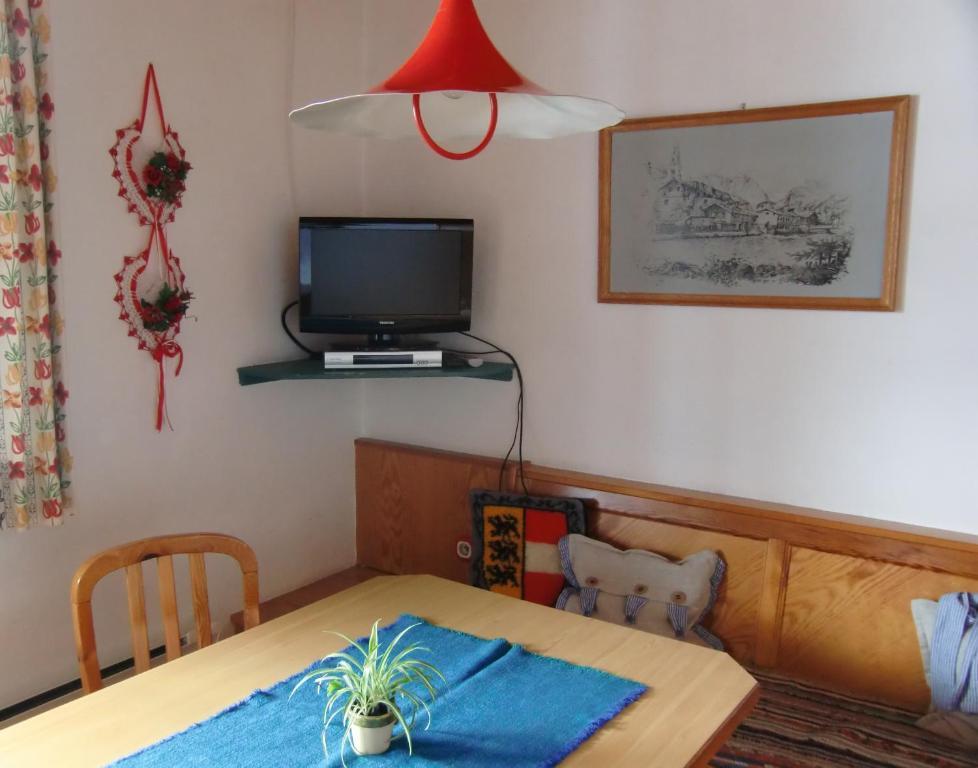 Zimmer Und Ferienwohnungen "Heidis Welt" Podlanig Hermagor-Pressegger See Bilik gambar