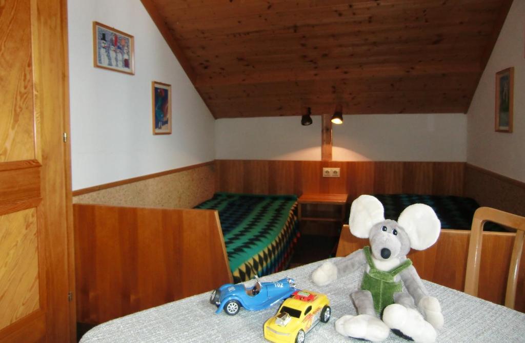 Zimmer Und Ferienwohnungen "Heidis Welt" Podlanig Hermagor-Pressegger See Bilik gambar