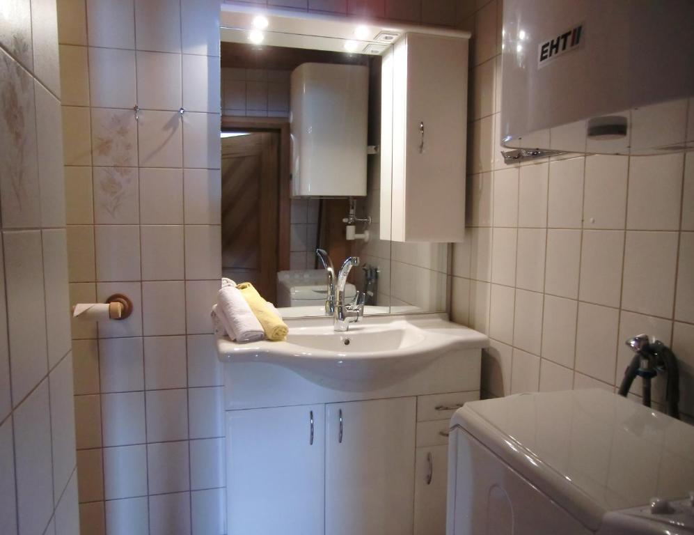 Zimmer Und Ferienwohnungen "Heidis Welt" Podlanig Hermagor-Pressegger See Bilik gambar