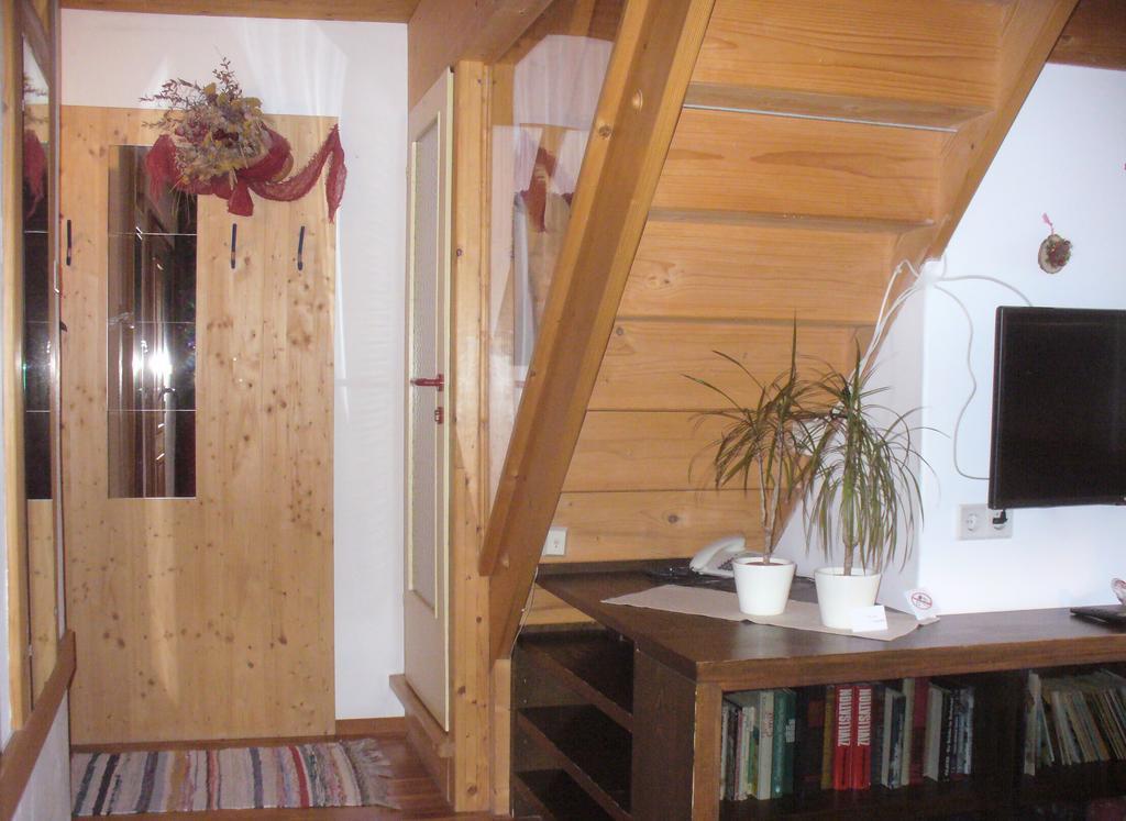 Zimmer Und Ferienwohnungen "Heidis Welt" Podlanig Hermagor-Pressegger See Luaran gambar